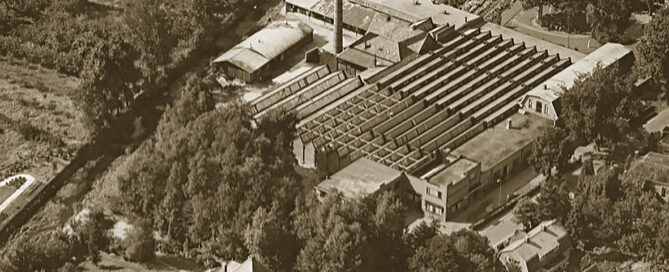 Een luchtfoto van Herman Driessen Zn Hofstraat Aalten 1950 ca coll. L.v.d. Linde